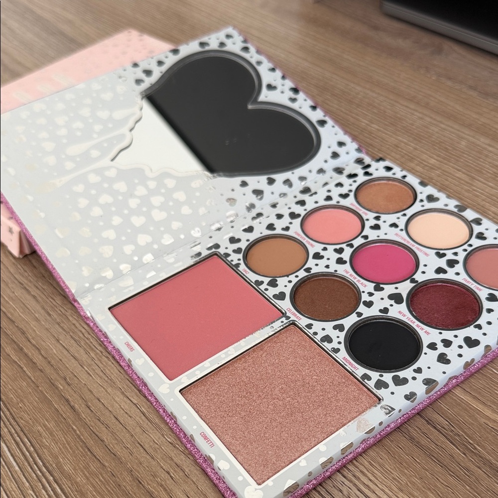 I Want It All Kylie Cosmetics Pressed Powder Palette